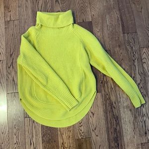 Wilfred Free by Aritzia, like new, size small, turtleneck sweater